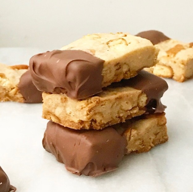 Chocolate-Dipped Pretzel Shortbread