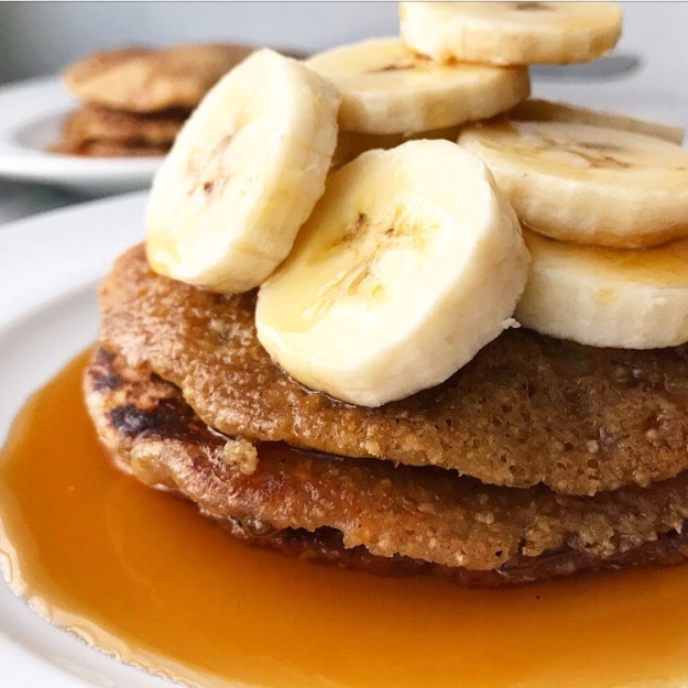 Oatmeal Blender Pancakes {Vegan & Gluten-Free}