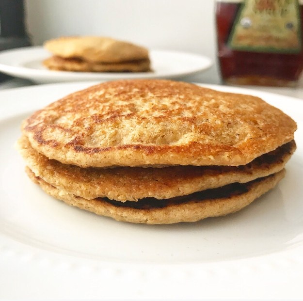 Oatmeal Blender Pancakes {Vegan & Gluten-Free}