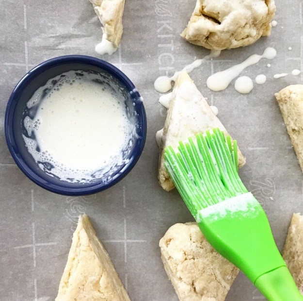Vanilla Bean Cream Cheese Mini-Scones