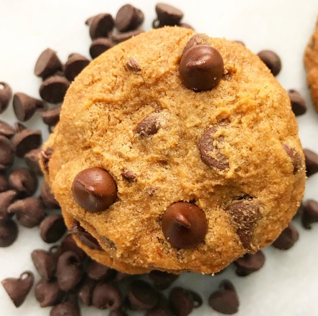 Cashew Butter Chocolate Chip Cookies {Vegan & Gluten-Free}