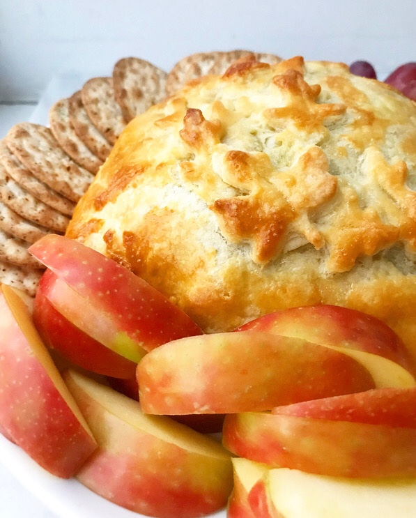 Baked Brie with Caramelized Onions