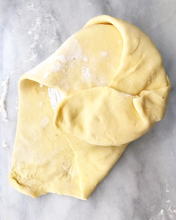 Baked Brie with Caramelized Onions