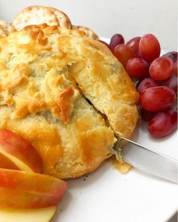 Baked Brie with Caramelized Onions