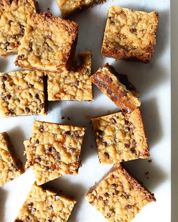 Salted Caramel Chocolate Chip Bars