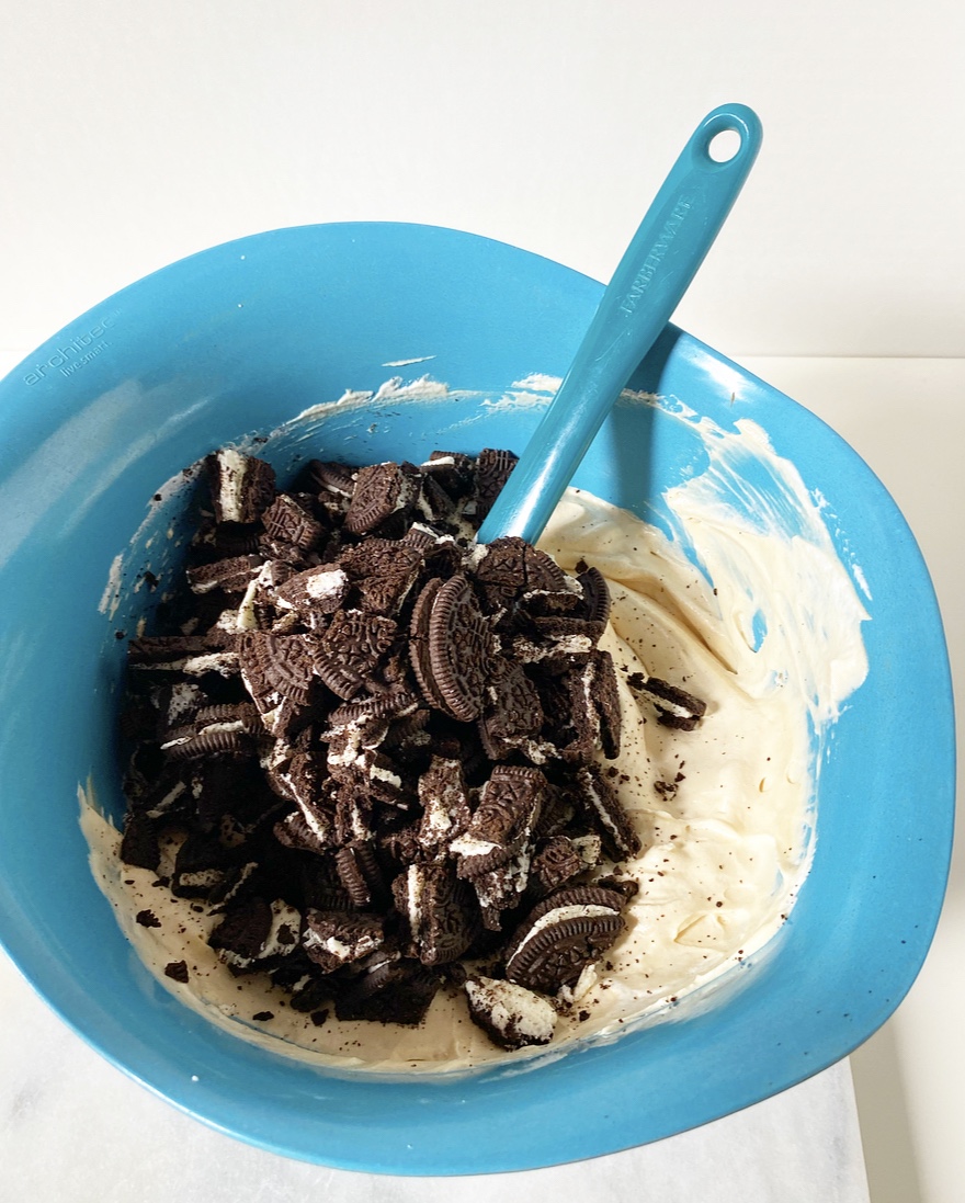 No-Churn Peanut Butter Cookies & Cream Ice Cream