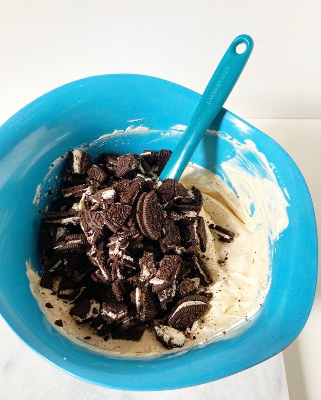 No-Churn Peanut Butter Cookies & Cream Ice Cream
