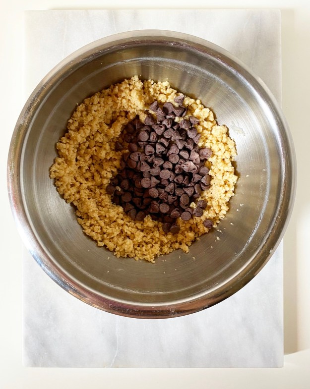 Crispy, Crunchy Chocolate Chip Cookies