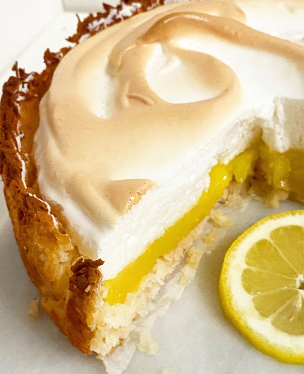 Lemon Meringue Macaroon Tart