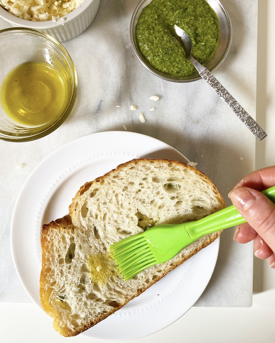 Pesto Mozzarella Grilled Cheese