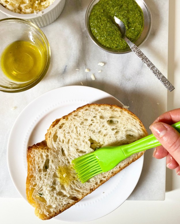 Pesto Mozzarella Grilled Cheese