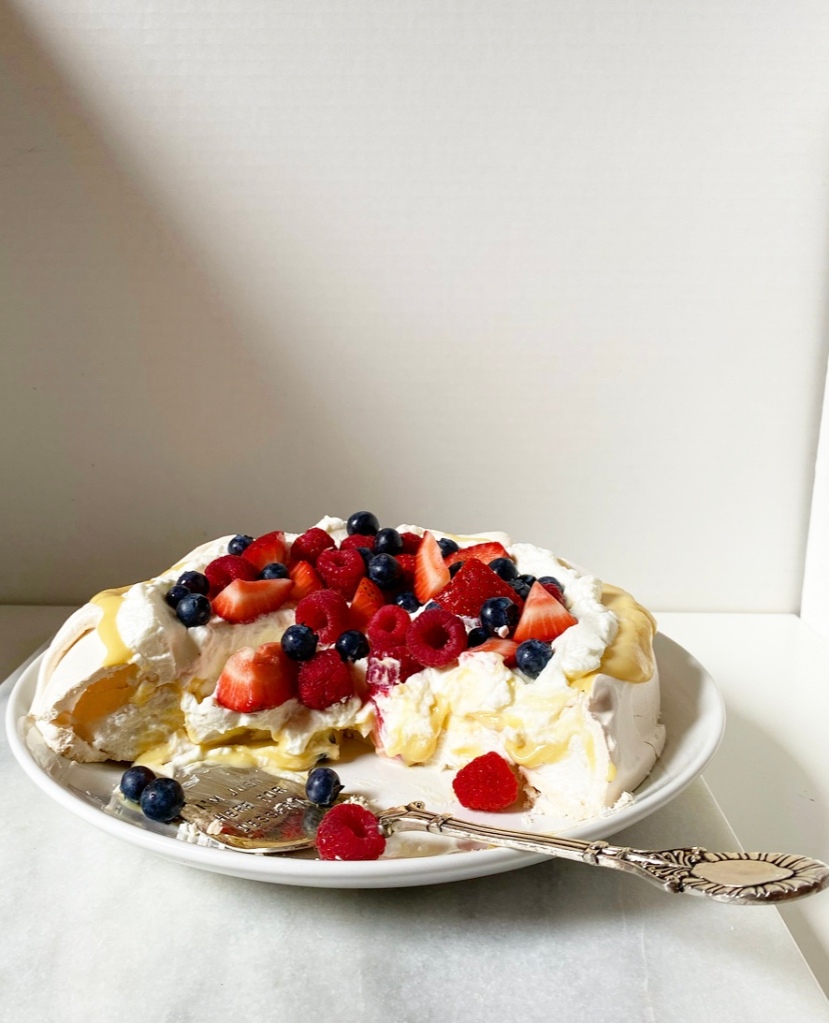 Pavlova with Lemon Curd & Berries
