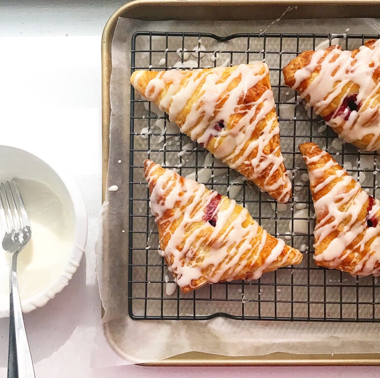 Friday Favorites: Sweet Cherries