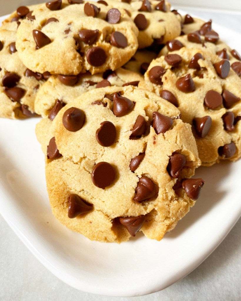 Almond Flour Chocolate Chip Cookies {Vegan & Gluten-Free}​