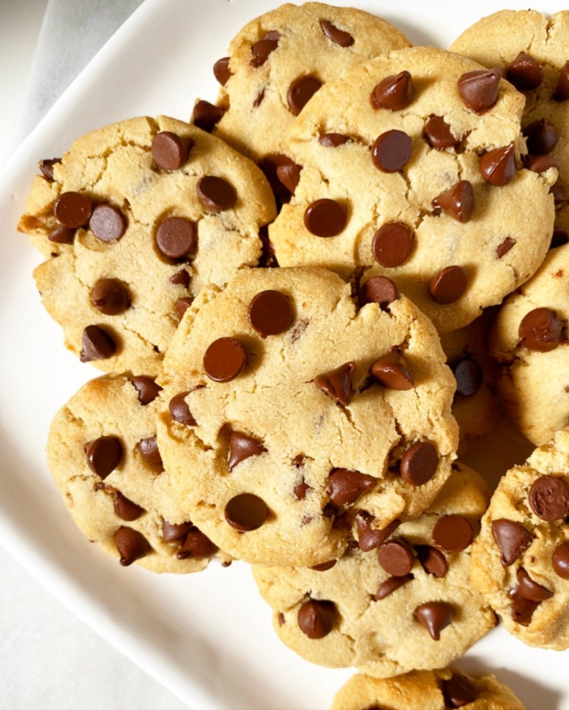 Almond Flour Chocolate Chip Cookies {Vegan & Gluten-Free}​