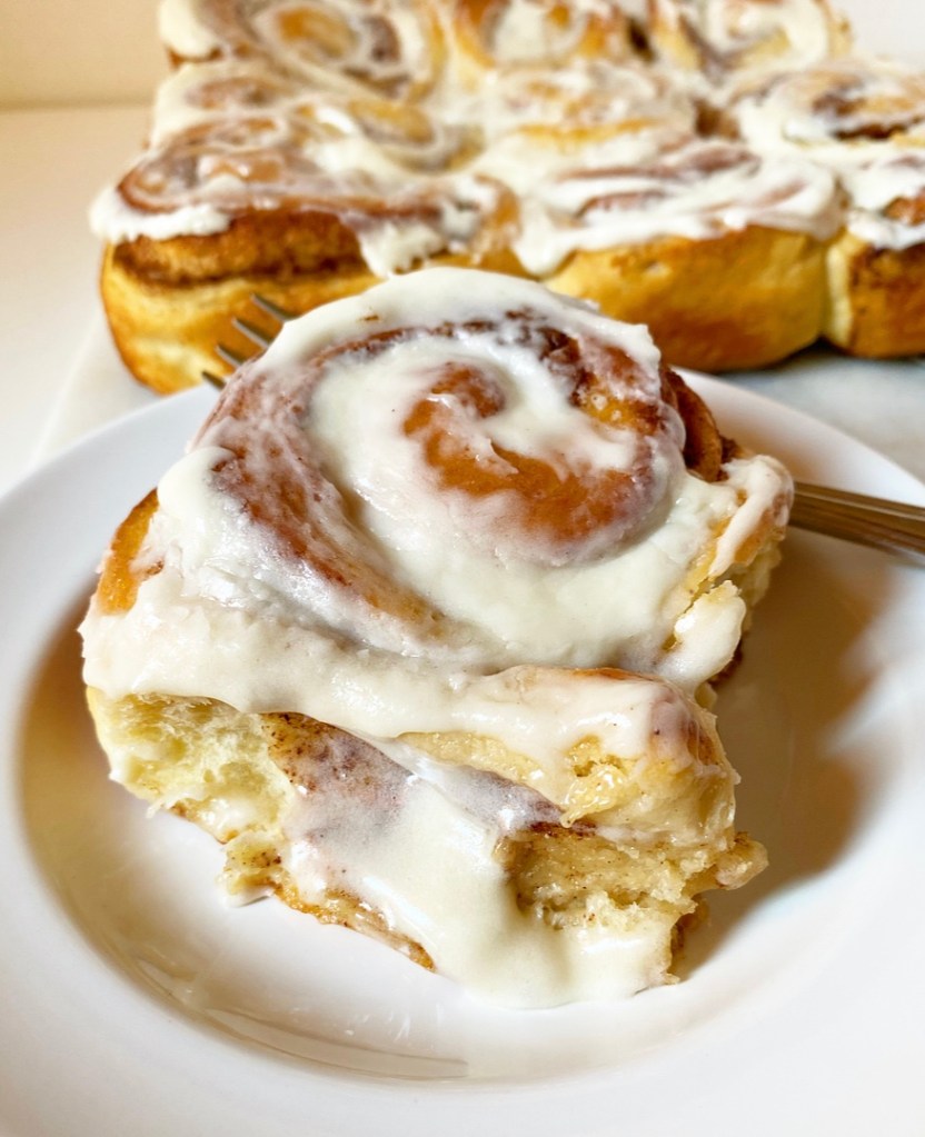 How to Par-Bake Cinnamon Rolls {Make Ahead Method!}​