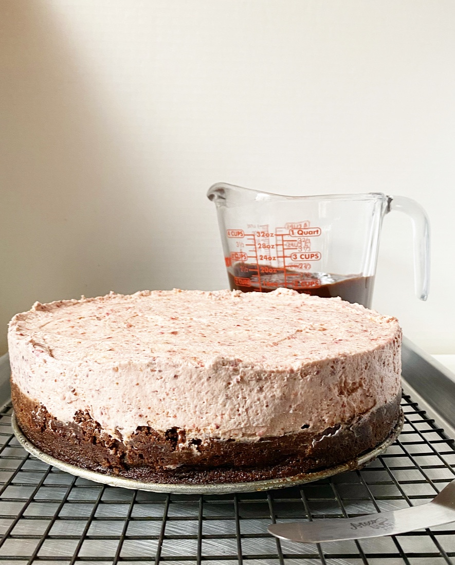 Chocolate-Covered Strawberry Mousse Cake​