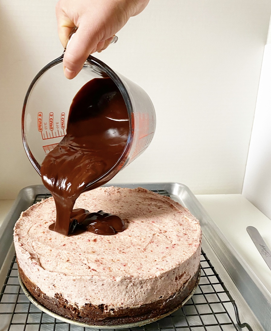 Chocolate-Covered Strawberry Mousse Cake​
