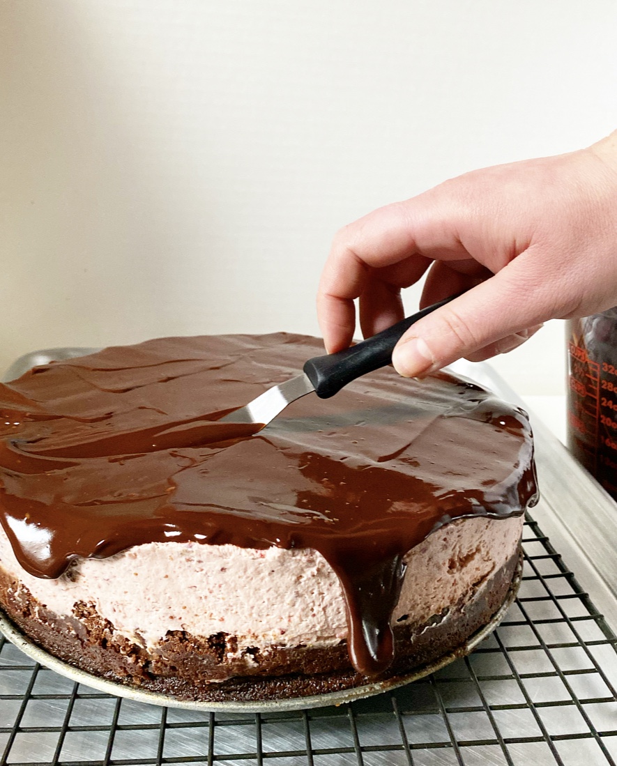 Chocolate-Covered Strawberry Mousse Cake​