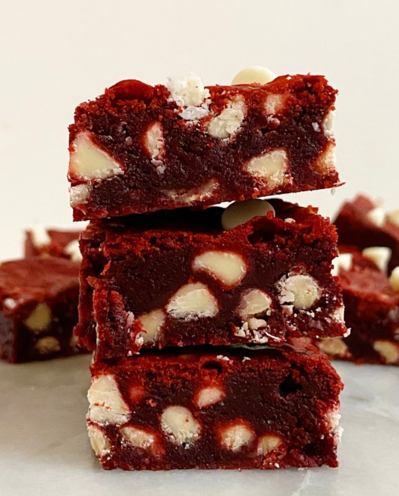 Red Velvet Blondies​