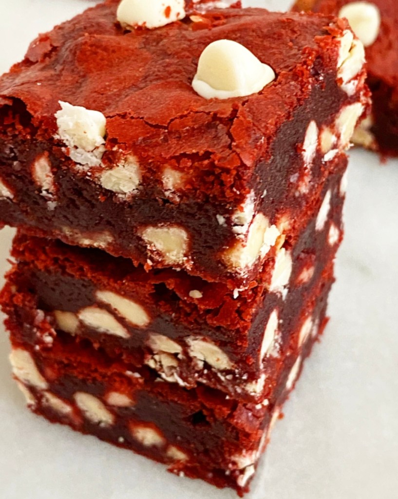 Red Velvet Blondies​