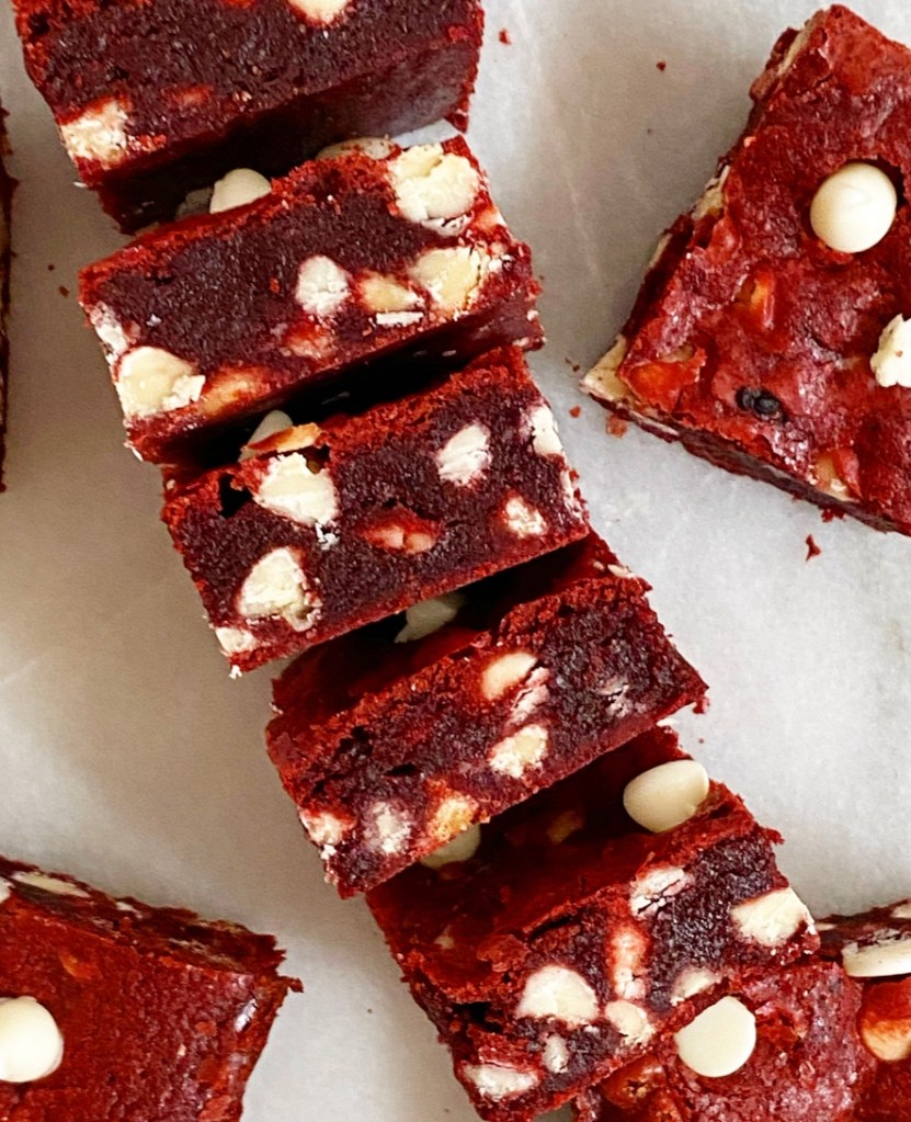 Red Velvet Blondies​