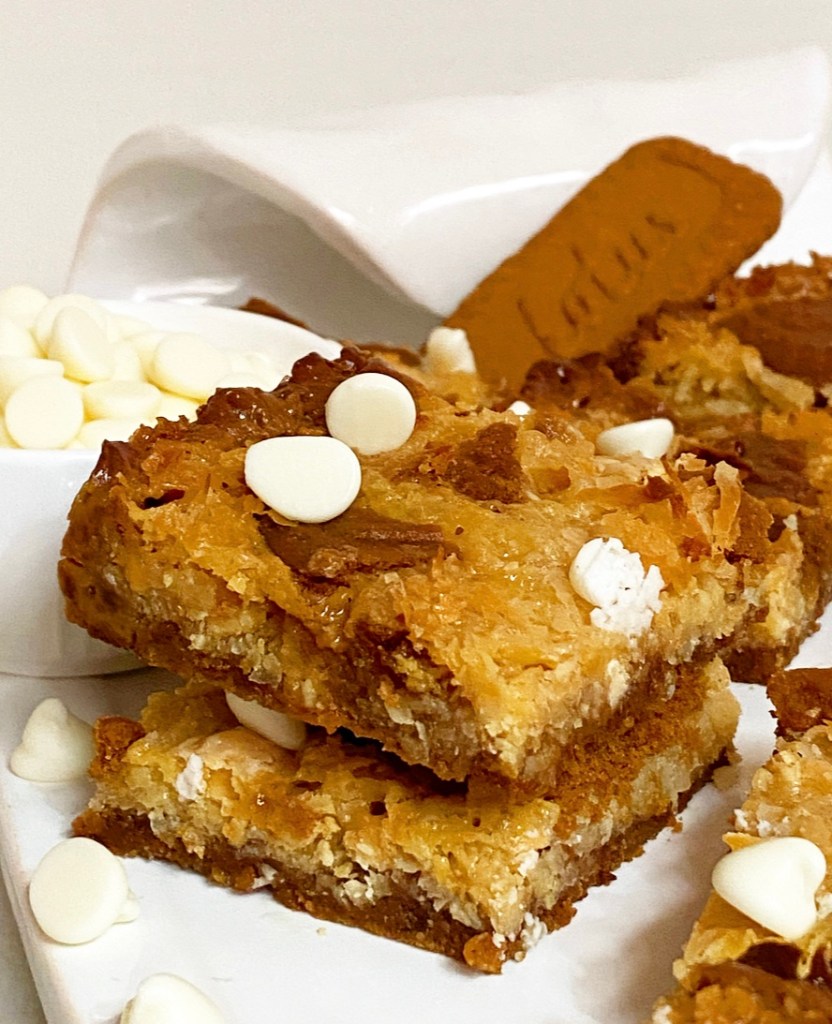 Coconut Biscoff Magic Bars
