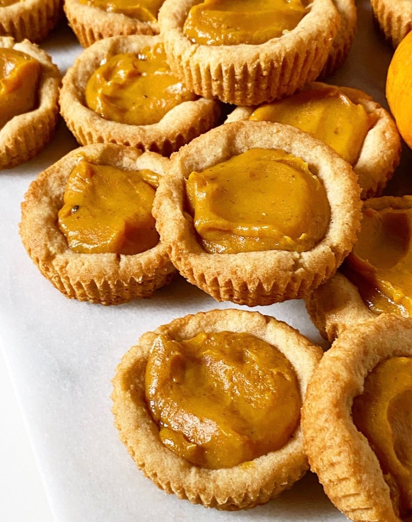 Sugar Cookie Pumpkin Pies​
