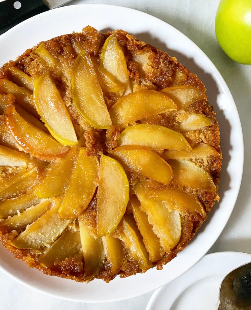 Apple Cinnamon Upside-Down Cake​