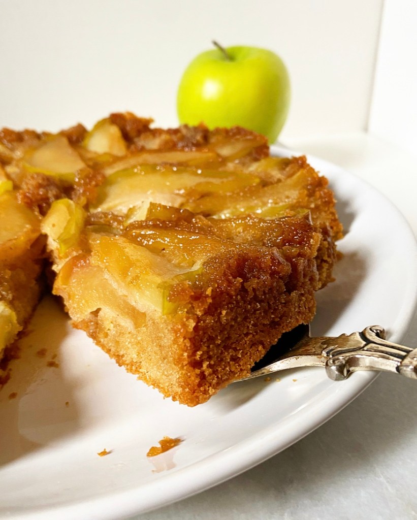 Apple Cinnamon Upside-Down Cake​